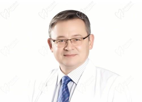 王健